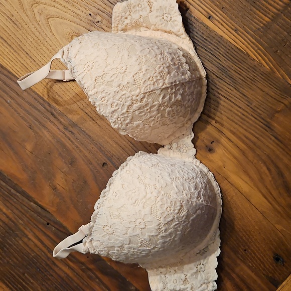 Aerie . everyday . full coverage . 40D - Picture 1 of 5